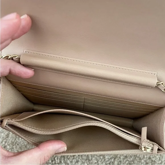 Chanel Quilted Crossbody Bag with Gold Chain - Picture 9 of 14